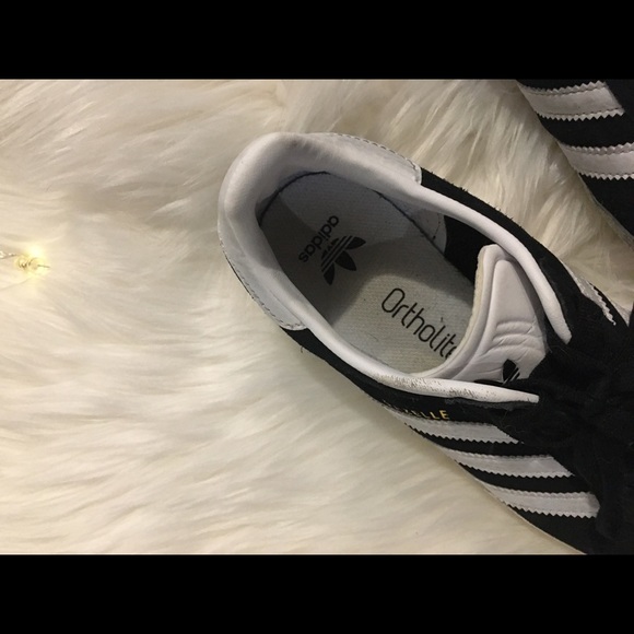 Adidas sneakers 🔥comes with free leggings🔥 - Picture 4 of 4